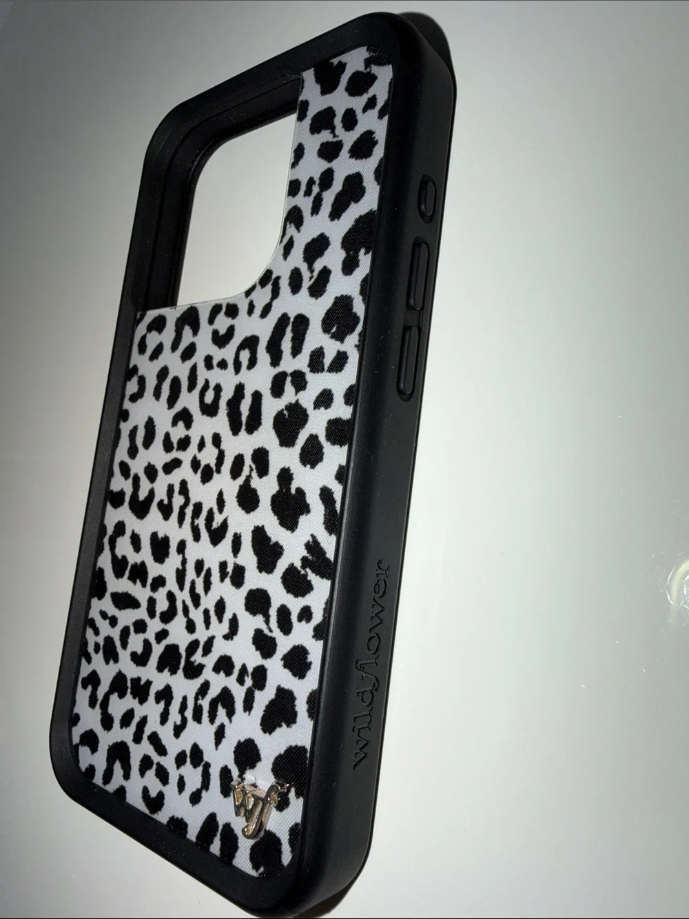 Snow Meow iPhone 15 Pro wildflower case